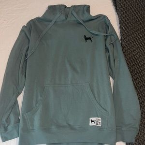 Black dog vintage women’s hoodie